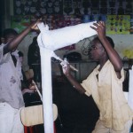 Atelier de fabrication de marionnette, Mayotte